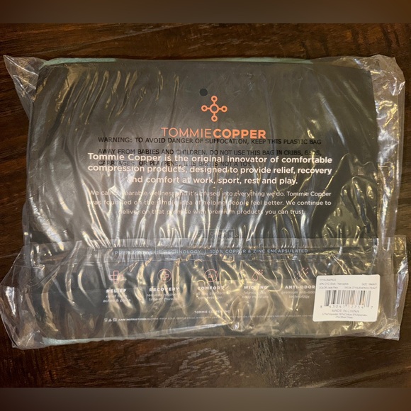 🧦 New! Tommie Copper 4 Pack Compression Socks - Picture 3 of 8